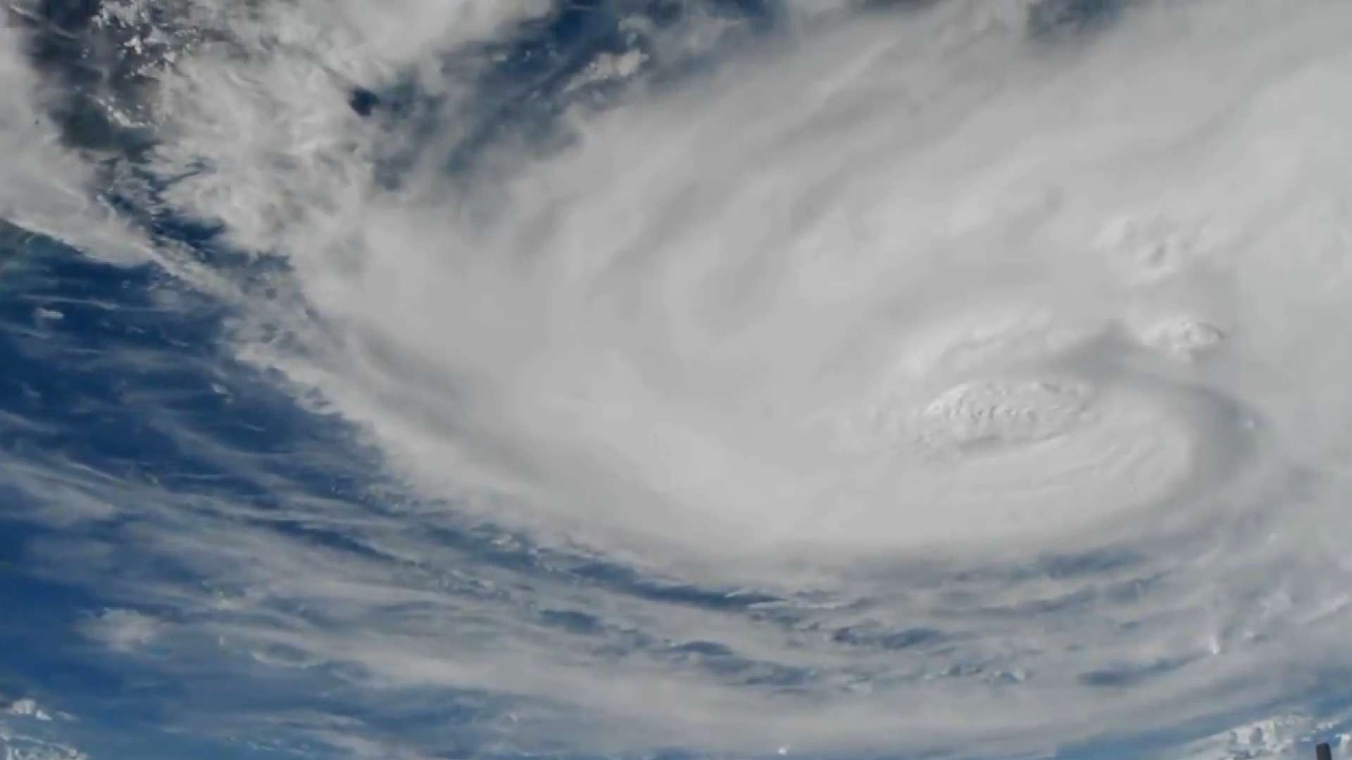 NASA mostra furacão Harvey do espaço