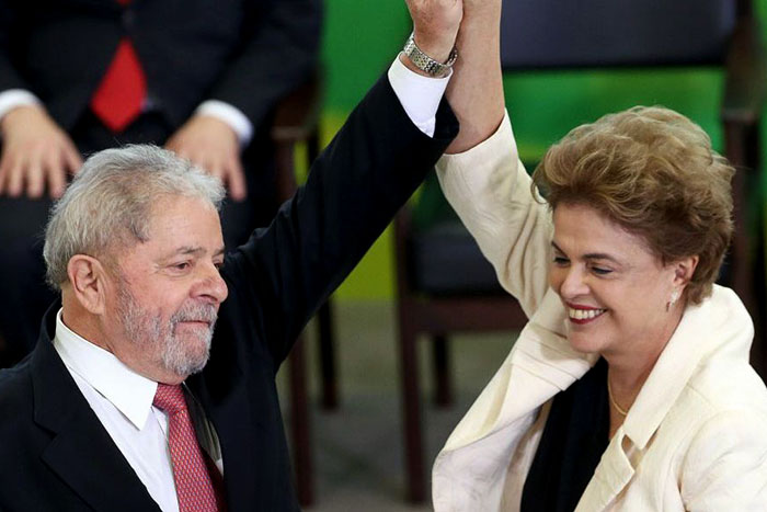 Dilma viaja a São Paulo para discutir crise com Lula