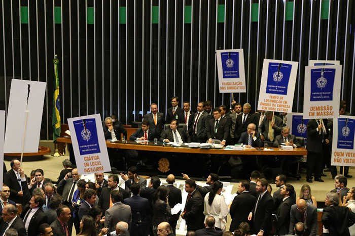 Juízes brasileiros vão à OIT contra reforma trabalhista de Temer