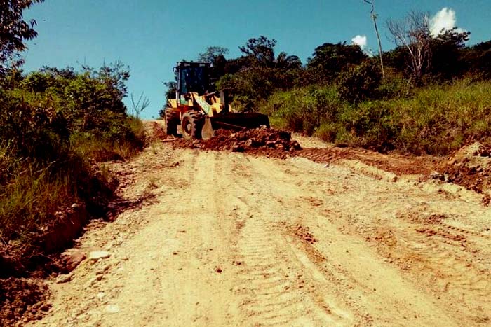 Mais de 200 quilômetros de rodovias são recuperados na região de Pimenta Bueno