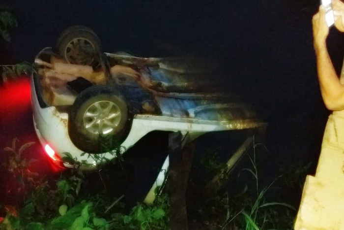 Idoso morre após carro cair dentro de rio em Alto Paraíso