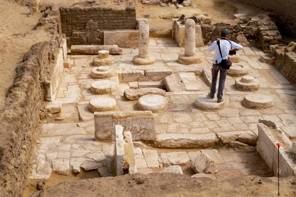 Tumba e capelas funerárias de 3,2 mil anos são descobertas em necrópole no Egito