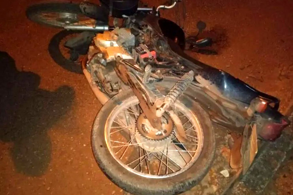 Colisão frontal entre motocicletas deixa feridos em Rolim de Moura