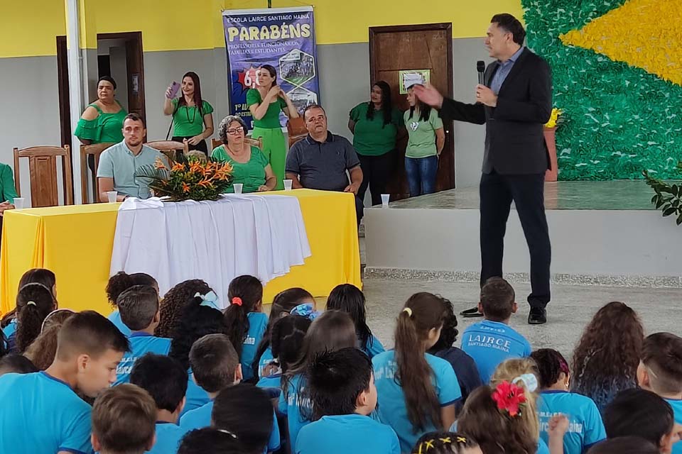 Prefeitura reinaugura Escola Lairce Santiago Maina; obra executada com recursos próprios