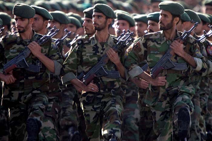 Atentado mata 24 pessoas durante parada militar no Irã