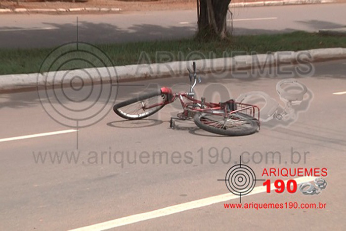  Idoso de bicicleta sofre acidente em Faixa de Segurança