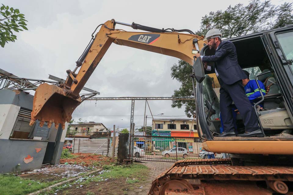 Prefeito Hildon Chaves inicia demolição do antigo terminal rodoviário de Porto Velho