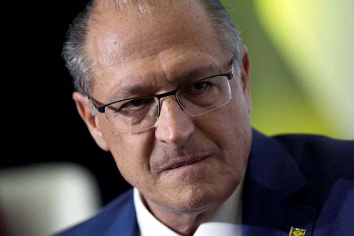 Coligação de Meirelles pede que TSE rejeite candidatura de Alckmin