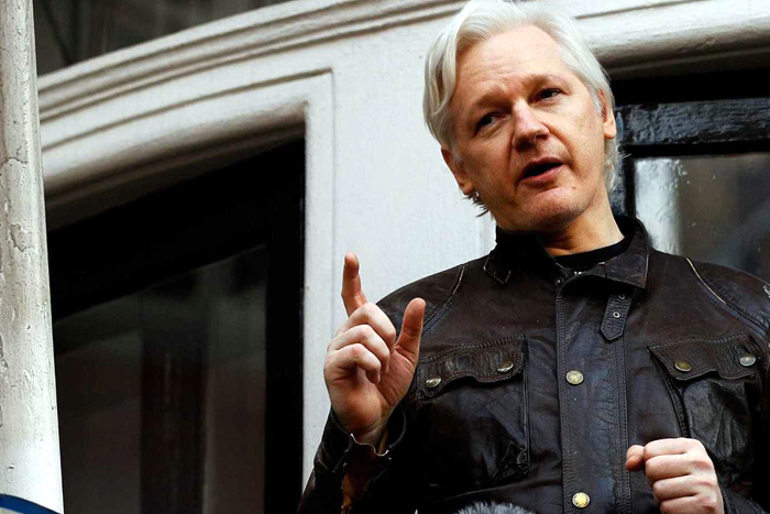 Assange entra com processo contra governo do Equador